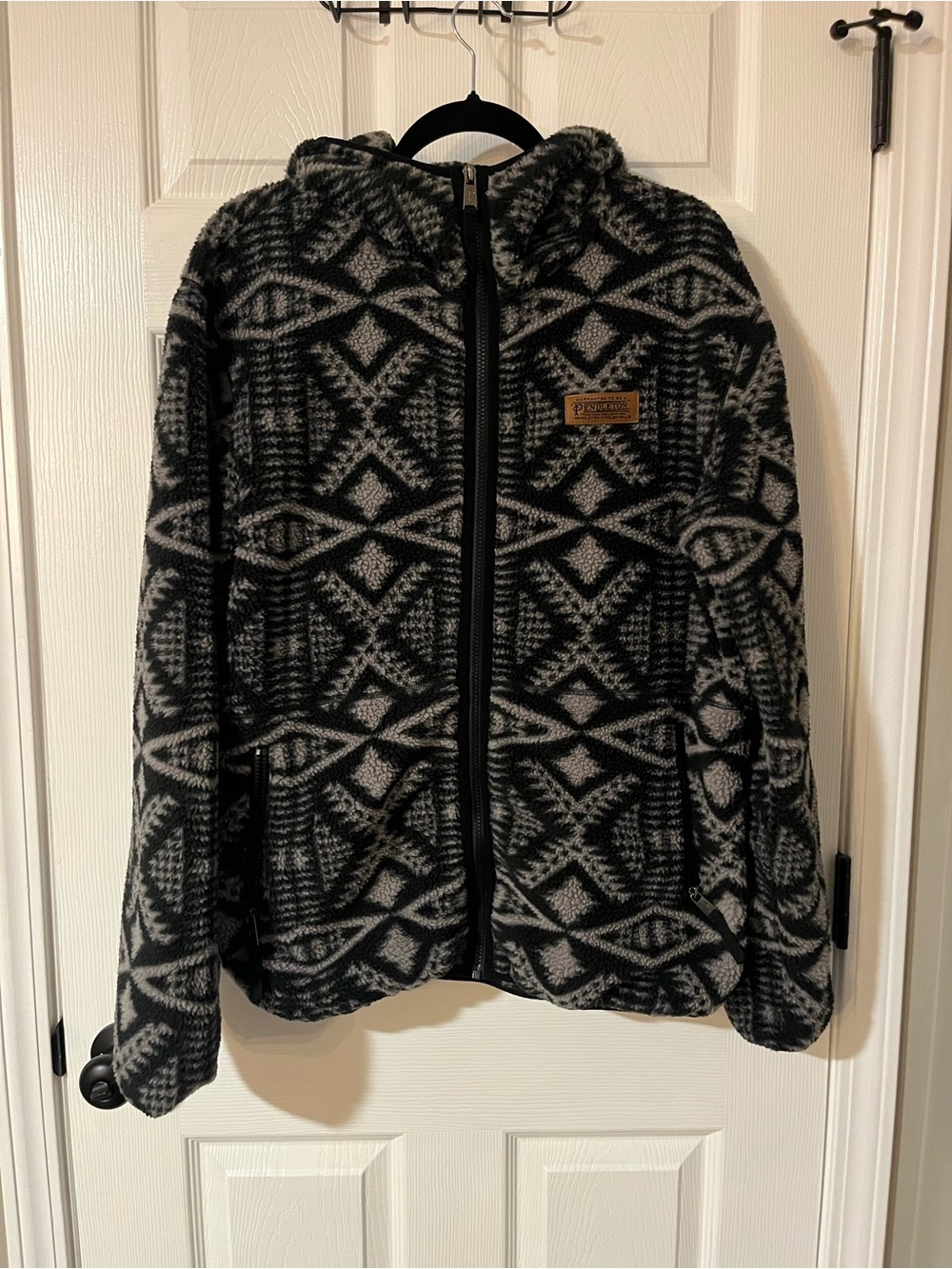 Pendleton Black & Gray Patterned Hooded Fleece Jacket